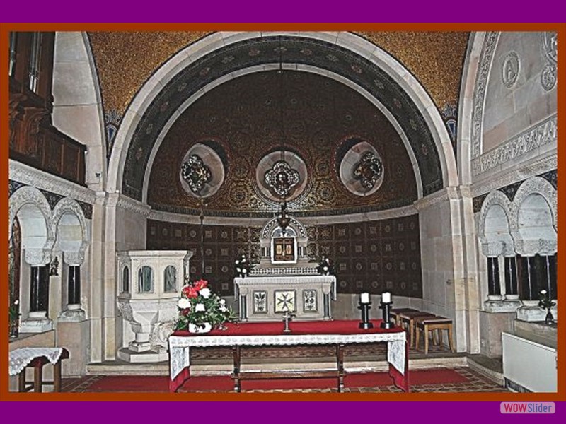 15 Altar mit Kanzel